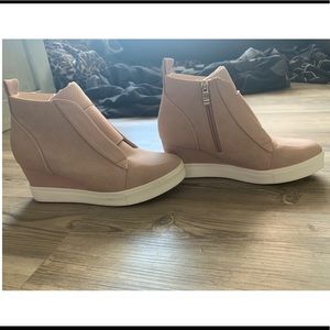 Sneaker wedges